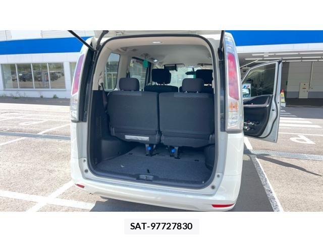 Nissan SERENA 2011-07 7224771-25
