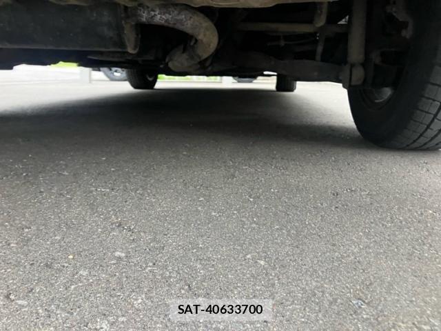 Nissan SERENA 2013-09 7224777-12