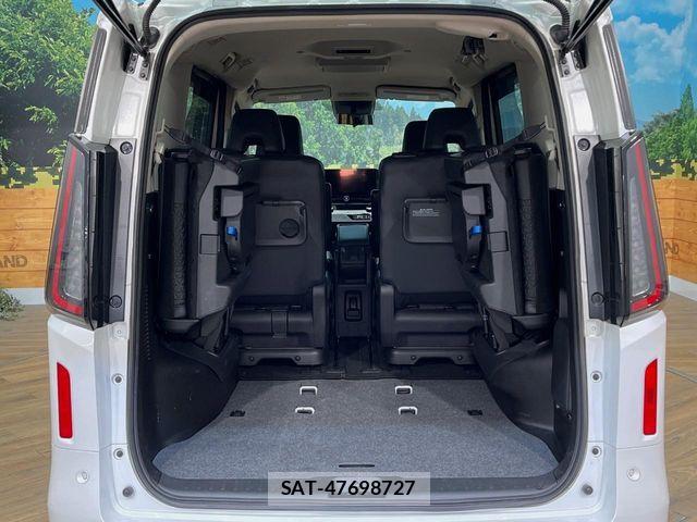 Nissan SERENA 2023-08 7252244-13