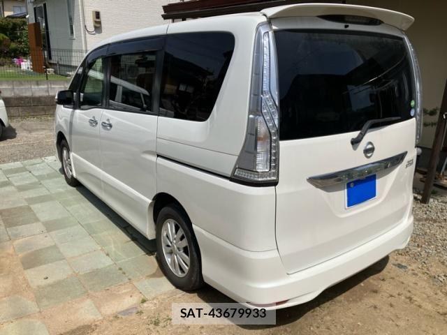 Nissan SERENA 2015-12 7272903-9
