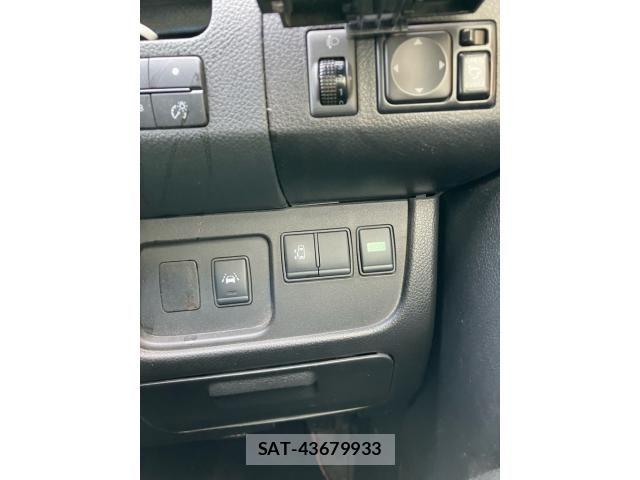 Nissan SERENA 2015-12 7272903-19