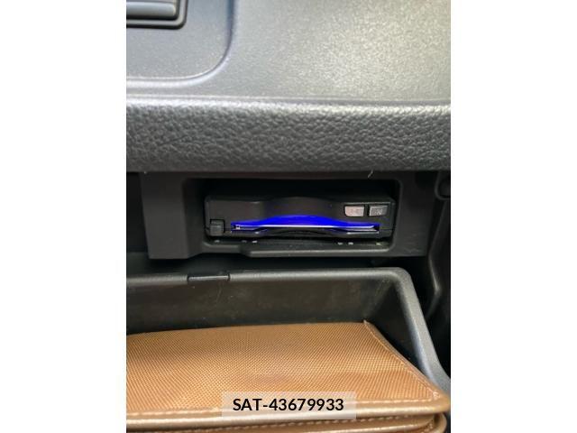 Nissan SERENA 2015-12 7272903-23