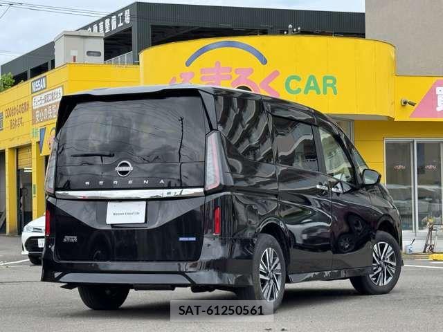 Nissan SERENA 2023-12 7329977-1
