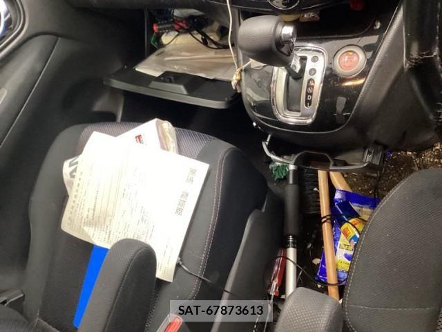 Nissan SERENA 2013-09 7359769-17