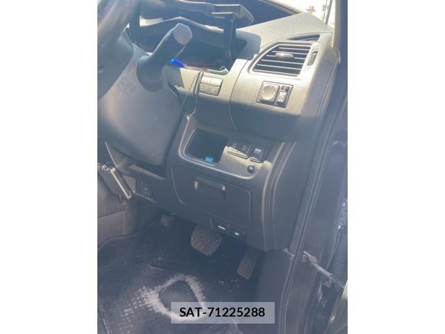 Nissan SERENA 2011-09 7359768-18