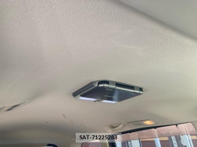 Nissan SERENA 2011-09 7359768-19