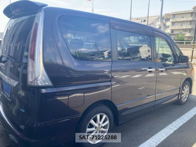 Nissan SERENA 2011-09 7359768-4