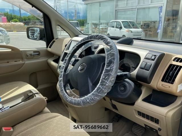 Nissan SERENA 2007-05 7394017-11