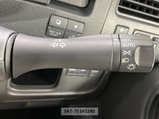 Nissan SERENA 2013-06 7394007-9