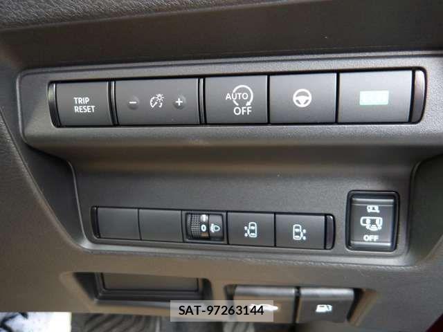 Nissan SERENA 2023-09 7457604-17
