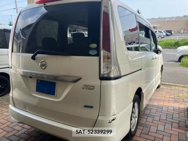 Nissan SERENA 2011-06 7457607-5