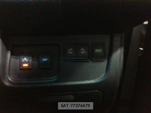 Nissan SERENA 2014-10 7728402-3