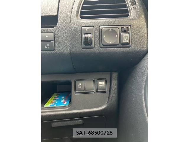 Nissan SERENA 2012-01 7788999-18