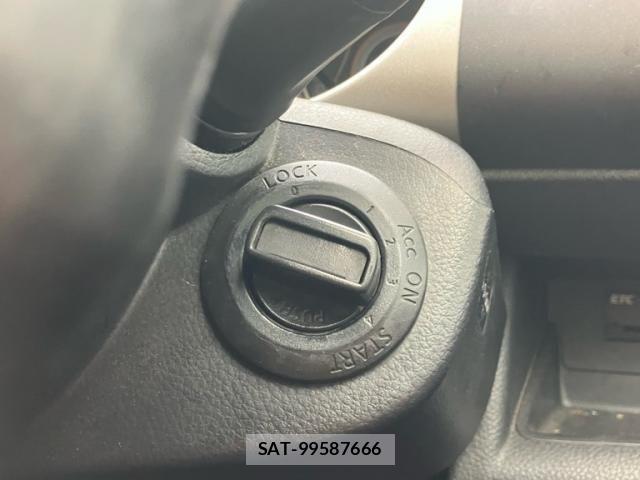 Nissan SERENA 2005-07 7879351-21