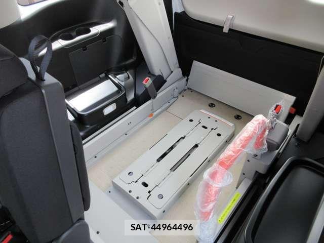Nissan SERENA 2026-06 7963688-14