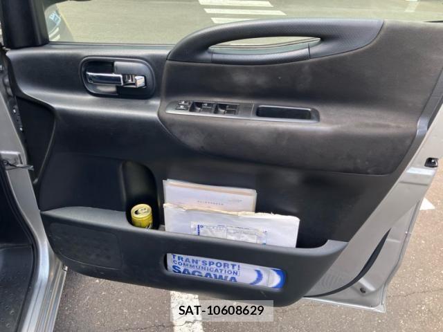 Nissan SERENA 2010-01 7963691-23