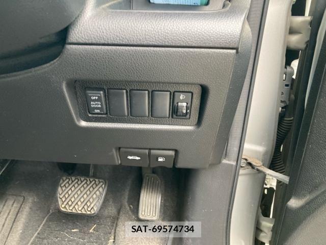Nissan SERENA 2007-12 8075512-18
