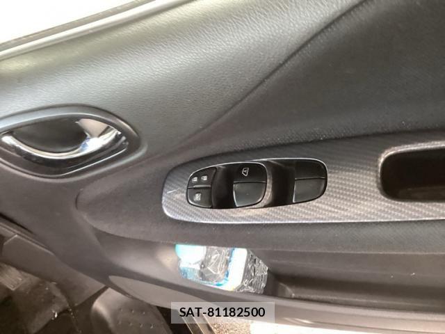 Nissan SERENA 2016-10 8075509-11