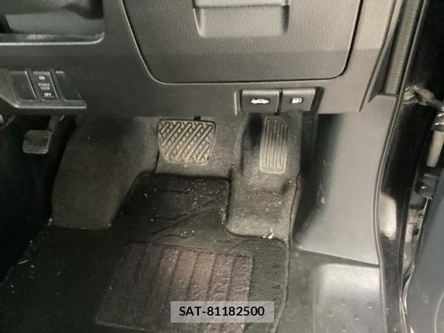Nissan SERENA 2016-10 8075509-12