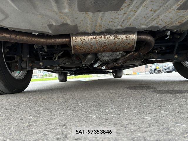 Nissan SERENA 2013-11 8075510-28