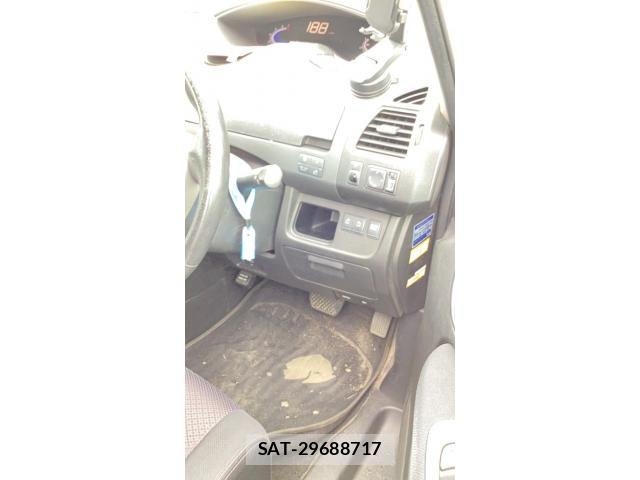 Nissan SERENA 2010-12 8101810-4