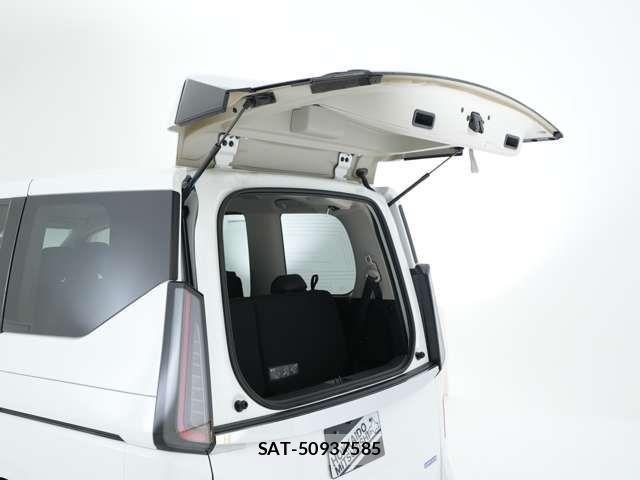 Nissan SERENA 2023-09 8101808-19