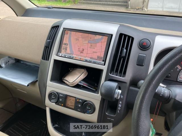 Nissan SERENA 2007-10 8101814-18