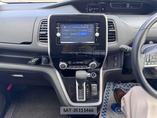 Nissan SERENA 2017-08 8101811-9