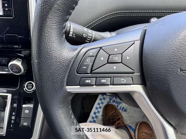 Nissan SERENA 2017-08 8101811-16