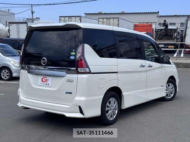 Nissan SERENA 2017-08 8101811-1