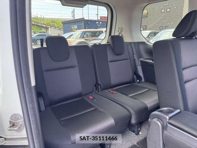 Nissan SERENA 2017-08 8101811-23