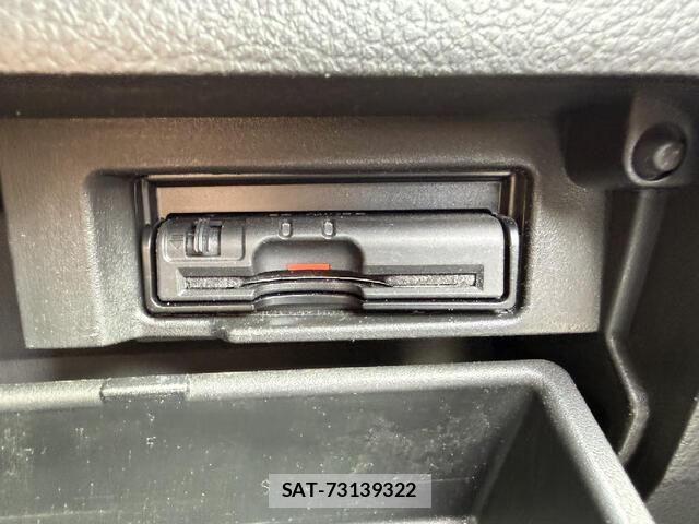 Nissan SERENA 2014-01 8210100-10