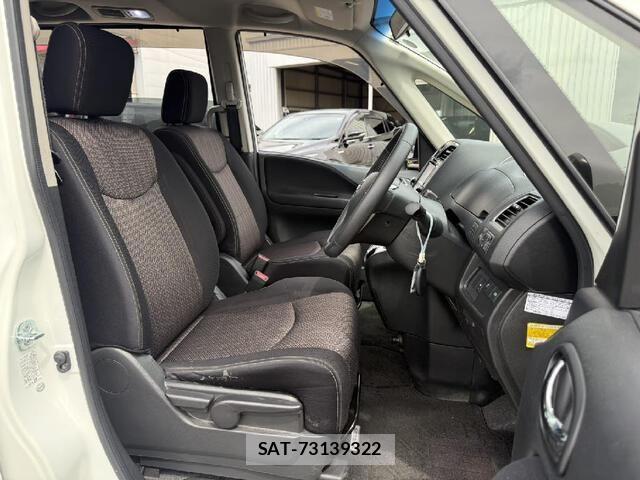 Nissan SERENA 2014-01 8210100-11