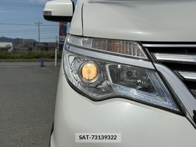 Nissan SERENA 2014-01 8210100-15