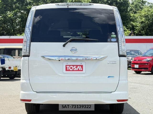 Nissan SERENA 2014-01 8210100-18