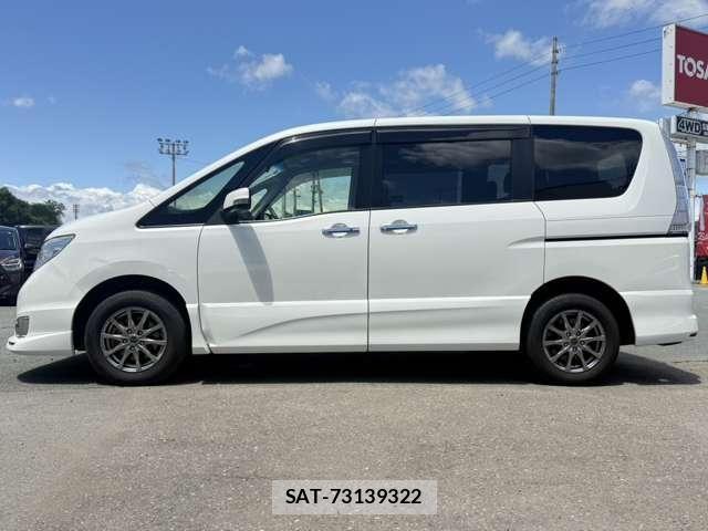 Nissan SERENA 2014-01 8210100-23