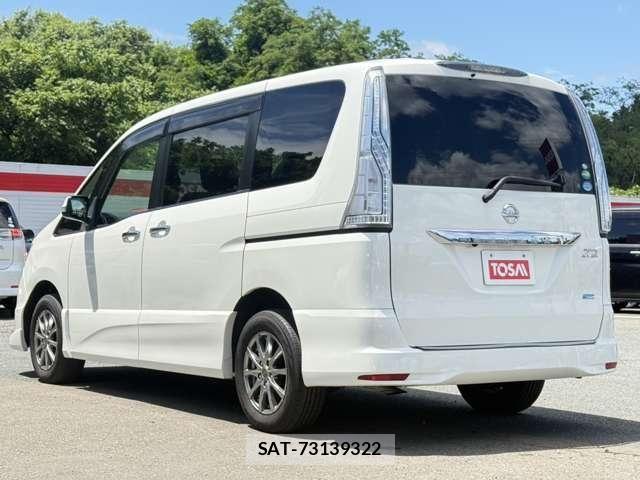 Nissan SERENA 2014-01 8210100-24