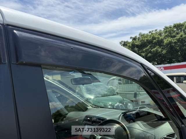 Nissan SERENA 2014-01 8210100-28