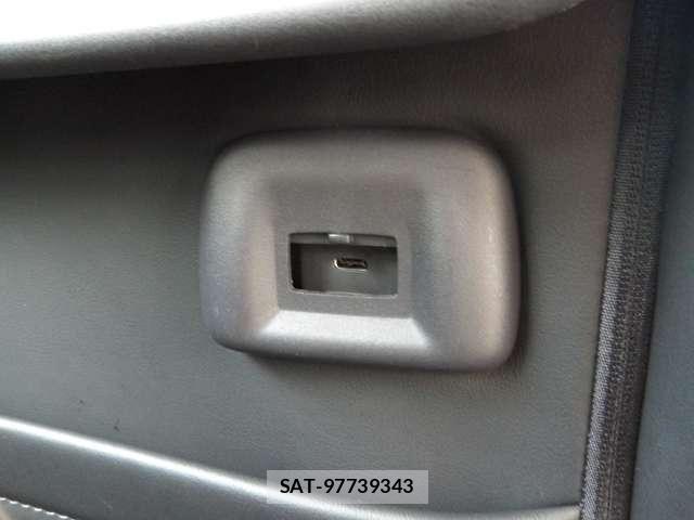 Nissan SERENA 2023-06 8210099-26