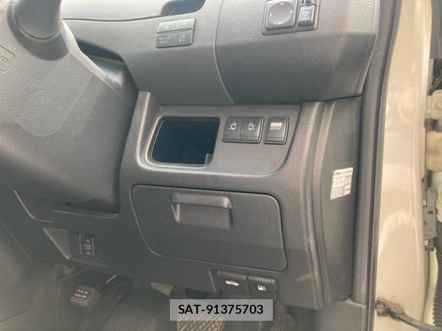 Nissan SERENA 2011-09 8210101-20