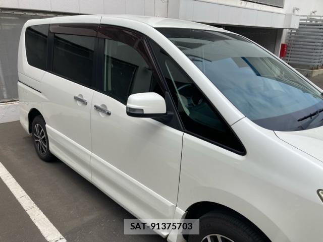 Nissan SERENA 2011-09 8210101-3