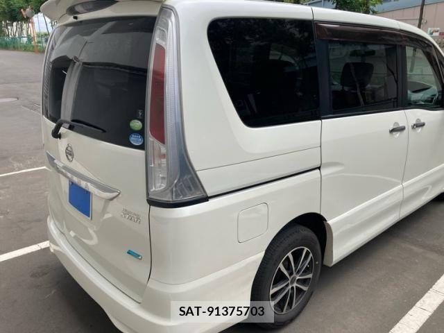 Nissan SERENA 2011-09 8210101-4