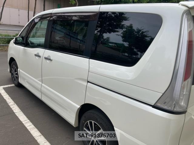 Nissan SERENA 2011-09 8210101-7