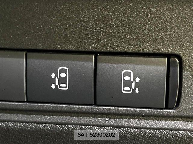 Nissan SERENA 2025-02 8210096-6