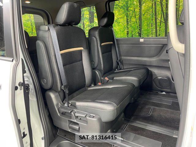 Nissan SERENA 2025-02 8210097-8