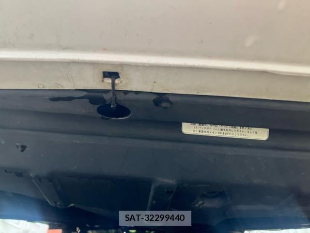 Nissan SERENA 2006-05 8231709-8