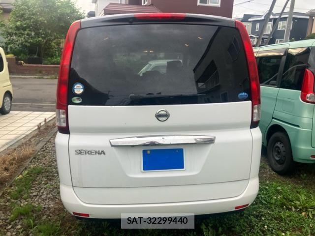 Nissan SERENA 2006-05 8231709-2