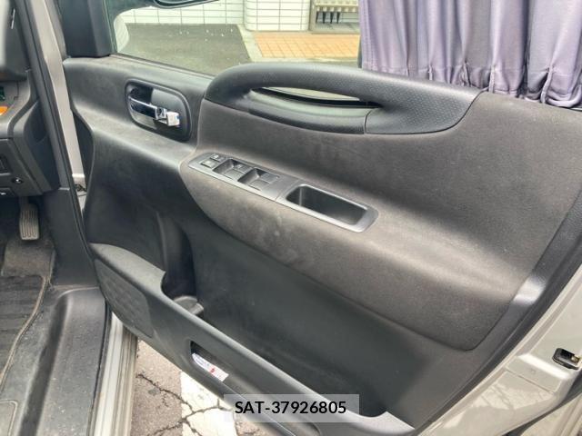 Nissan SERENA 2009-12 8231711-12
