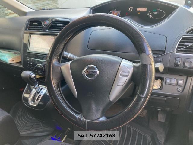Nissan SERENA 2011-11 8231712-19