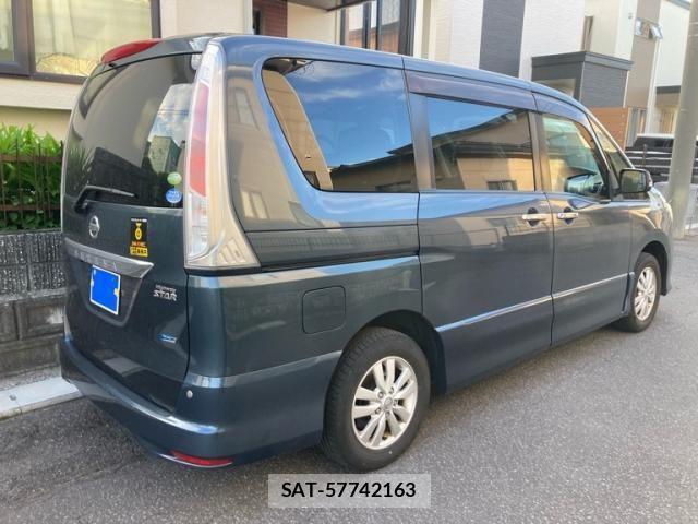 Nissan SERENA 2011-11 8231712-2